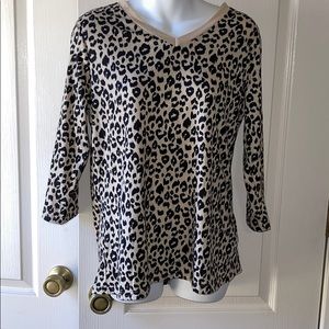 K15 Blooming jelly leopard print top